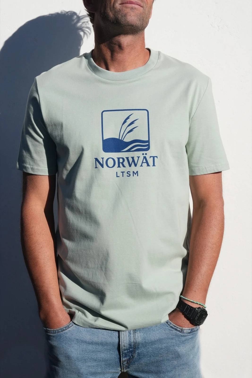 Le T-shirt — Vert d'eau · Grand logo marine