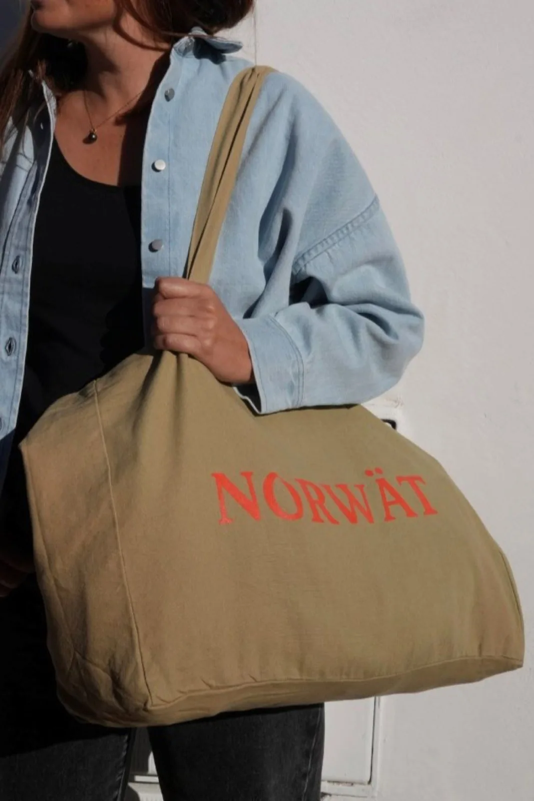 Le Beach Bag — Kaki · Texte rouge
